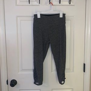 Grey cropped athletic leggings